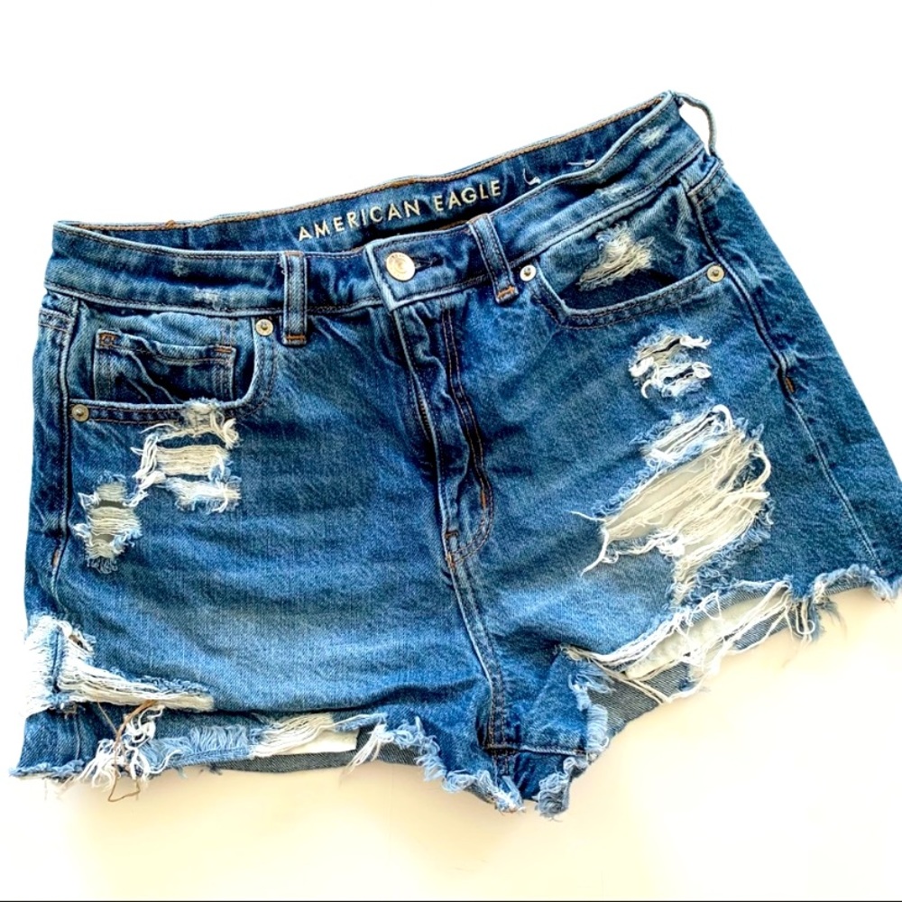 AE mom short